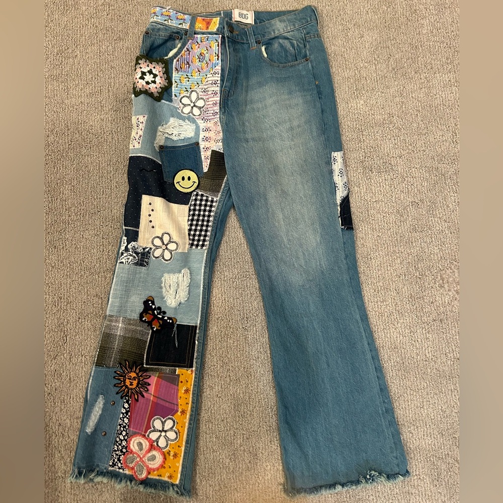BARELY WORN urban outfitters flare jeans w designs